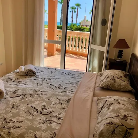 Sunny Sea Wave Apartment